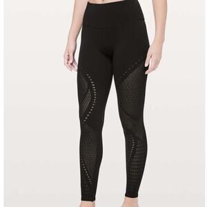 Lululemon Black Reveal Tight *Mindful Motion sz 2